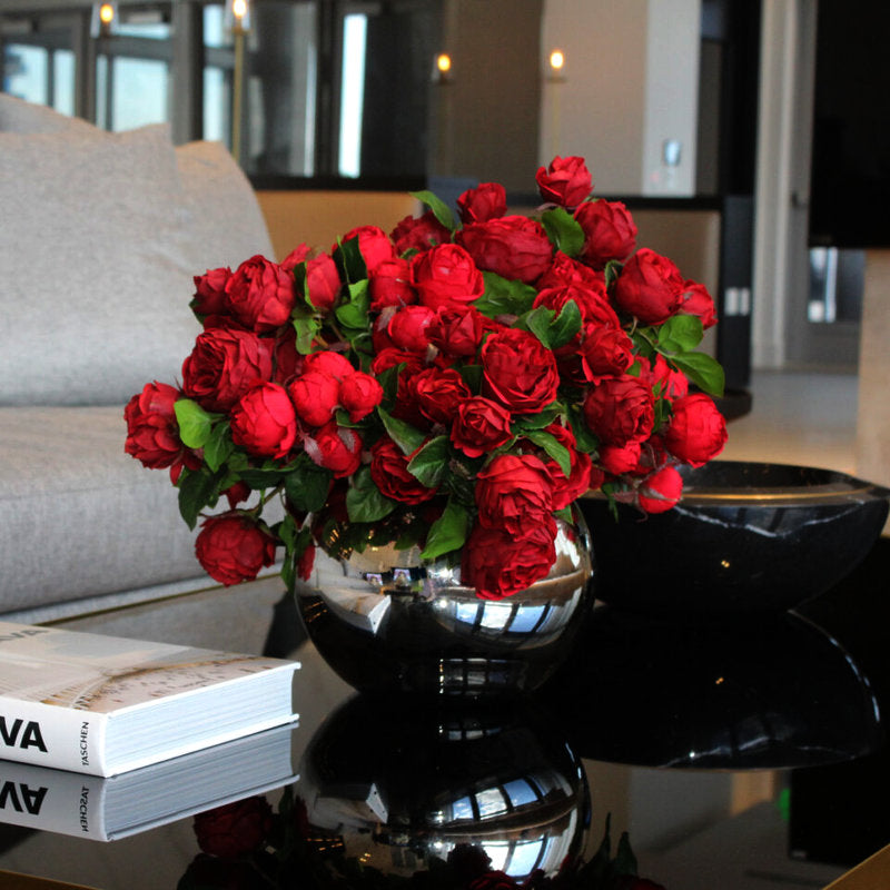 Roses Anglaises Rouges Dans Un Bol Verre Mercure